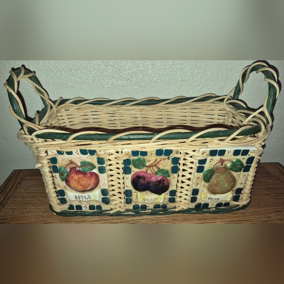 Other - Vintage Woven Wicker Basket with Handles 12x5